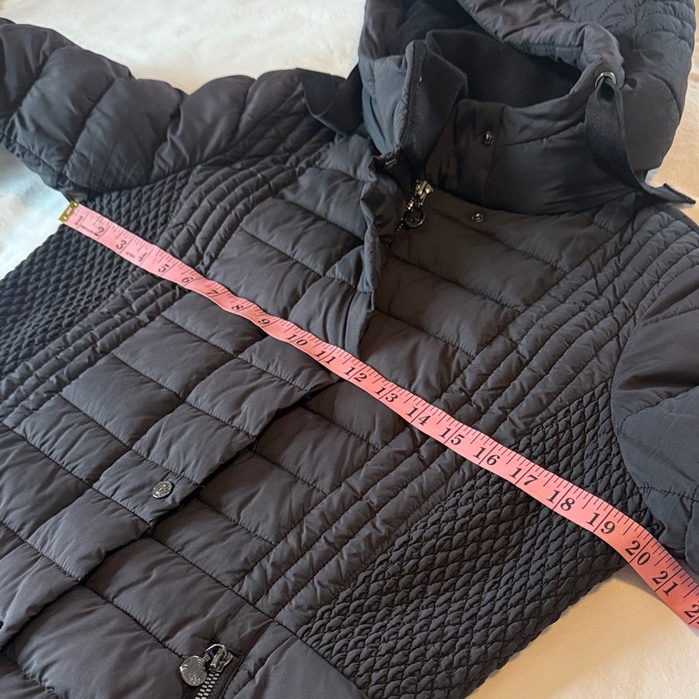 Bernardo Women's Black Puffer Jacket - Picture 9 of 14
